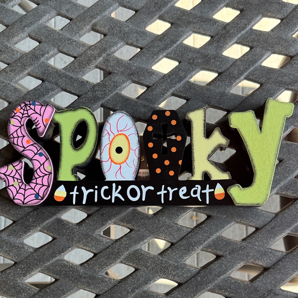 NEW Spooky Trick or Treat Sign